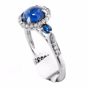 Sapphire ring with diamonds set in 18kt W/Gold