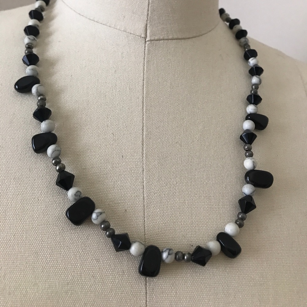 Black and white beaded necklace. Very nice.