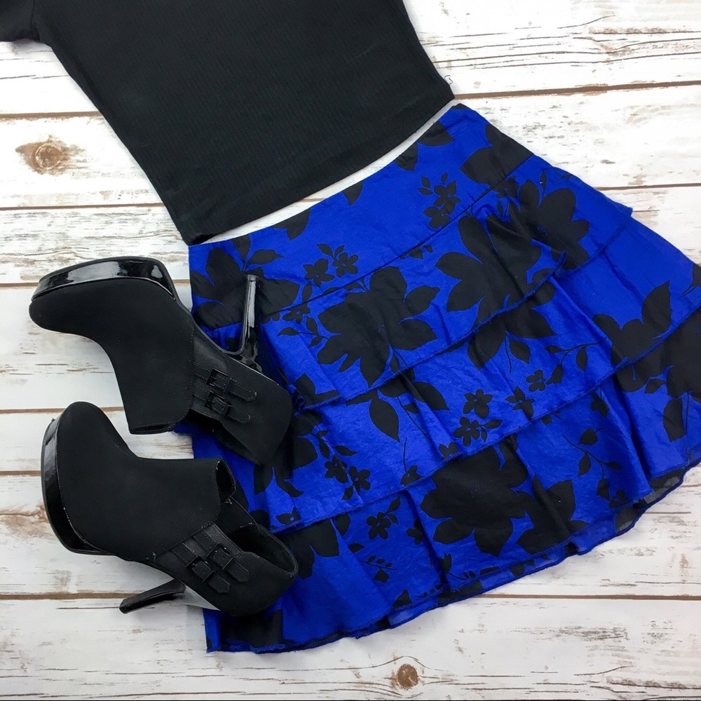 EXPRESS Tiered Ruffle Skirt Sz 00