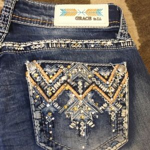 Capri Jeans with embellished pockets