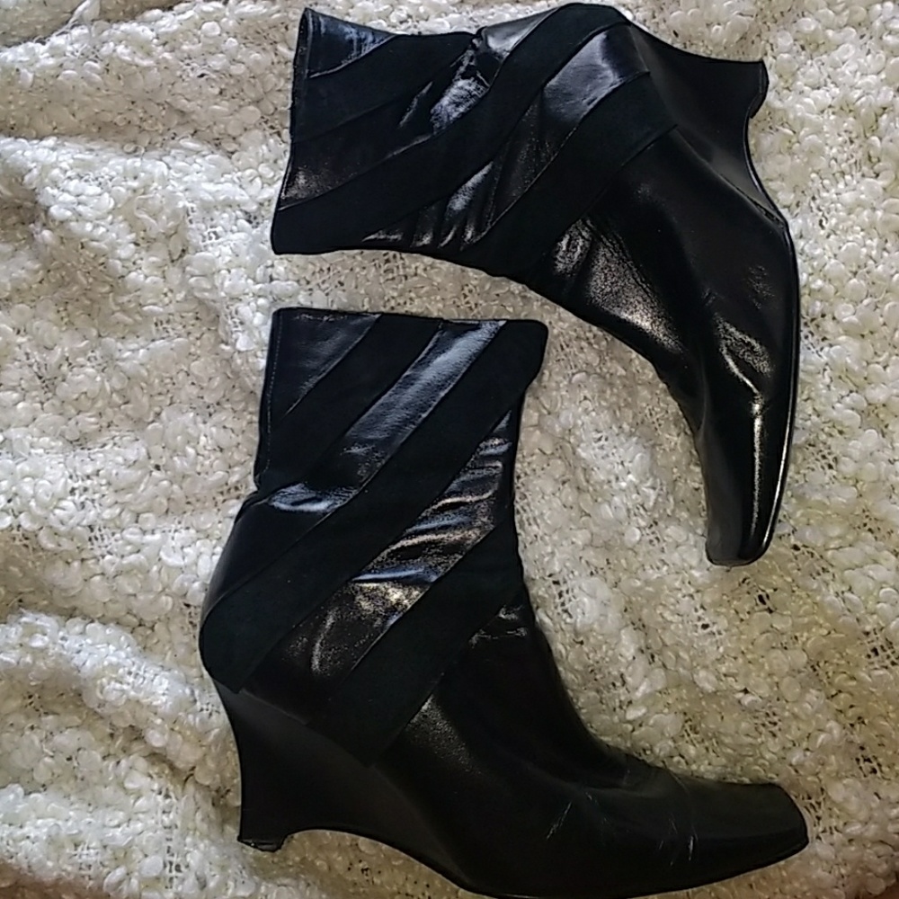 Lined italian leather wedges