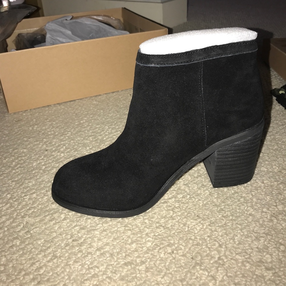 Urban Outfitters Dindle Suede Boot - Picture 1 of 3