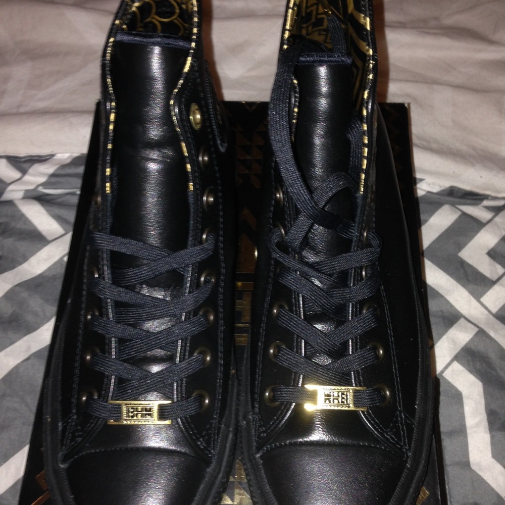 CONVERSE, limited edition, NEW,with box