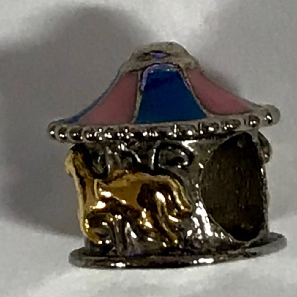 Pugster classic Carousel🎁fits all type bracelet