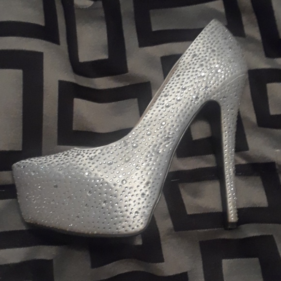 Shoes - Size 7 stiletto