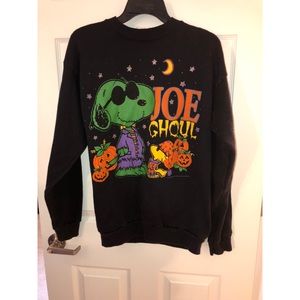 Snoopy Halloween crew neck.