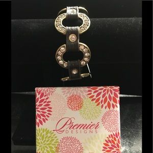 Gold tone & antiqued matte brass plated 7-8"