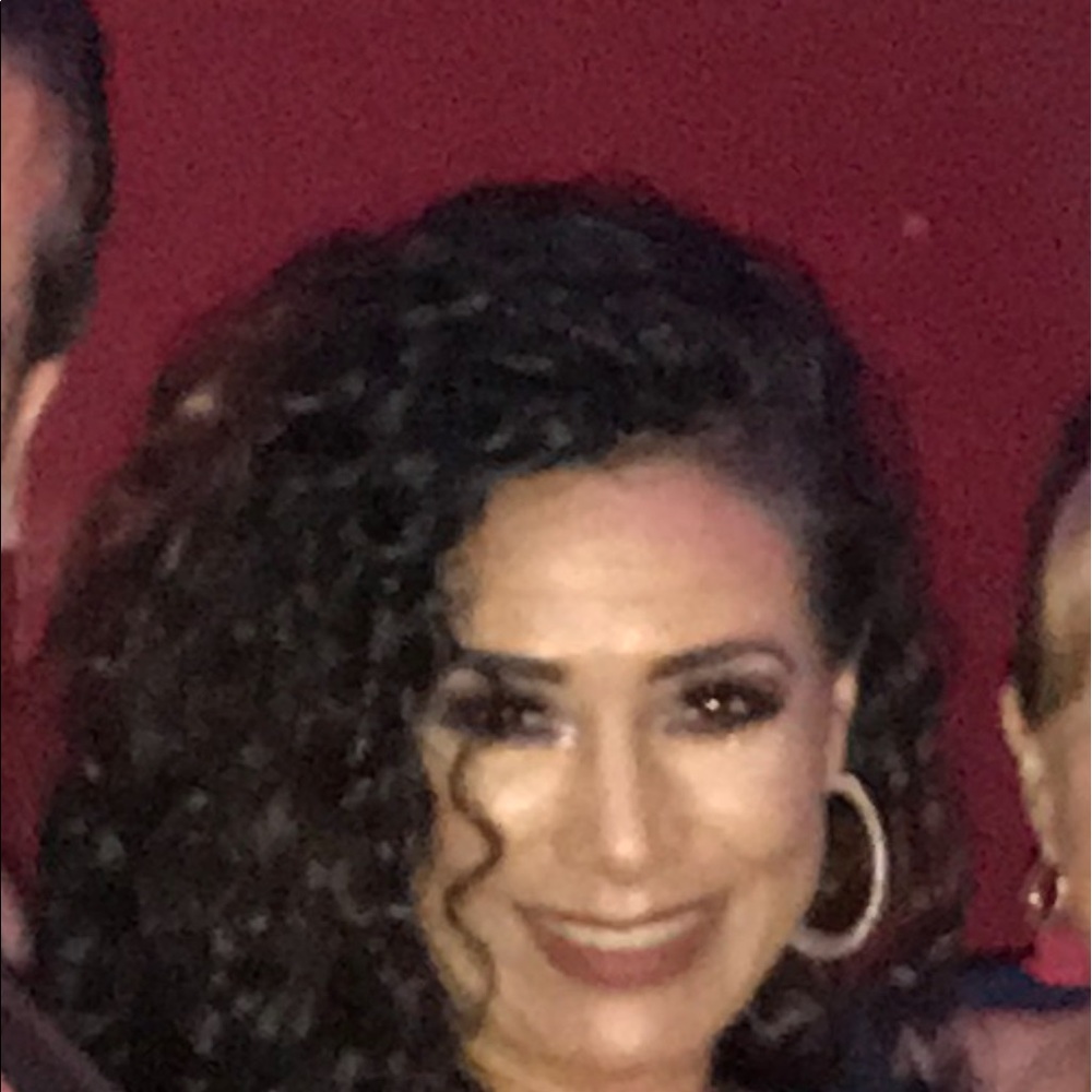 Meet your Posher, Ana