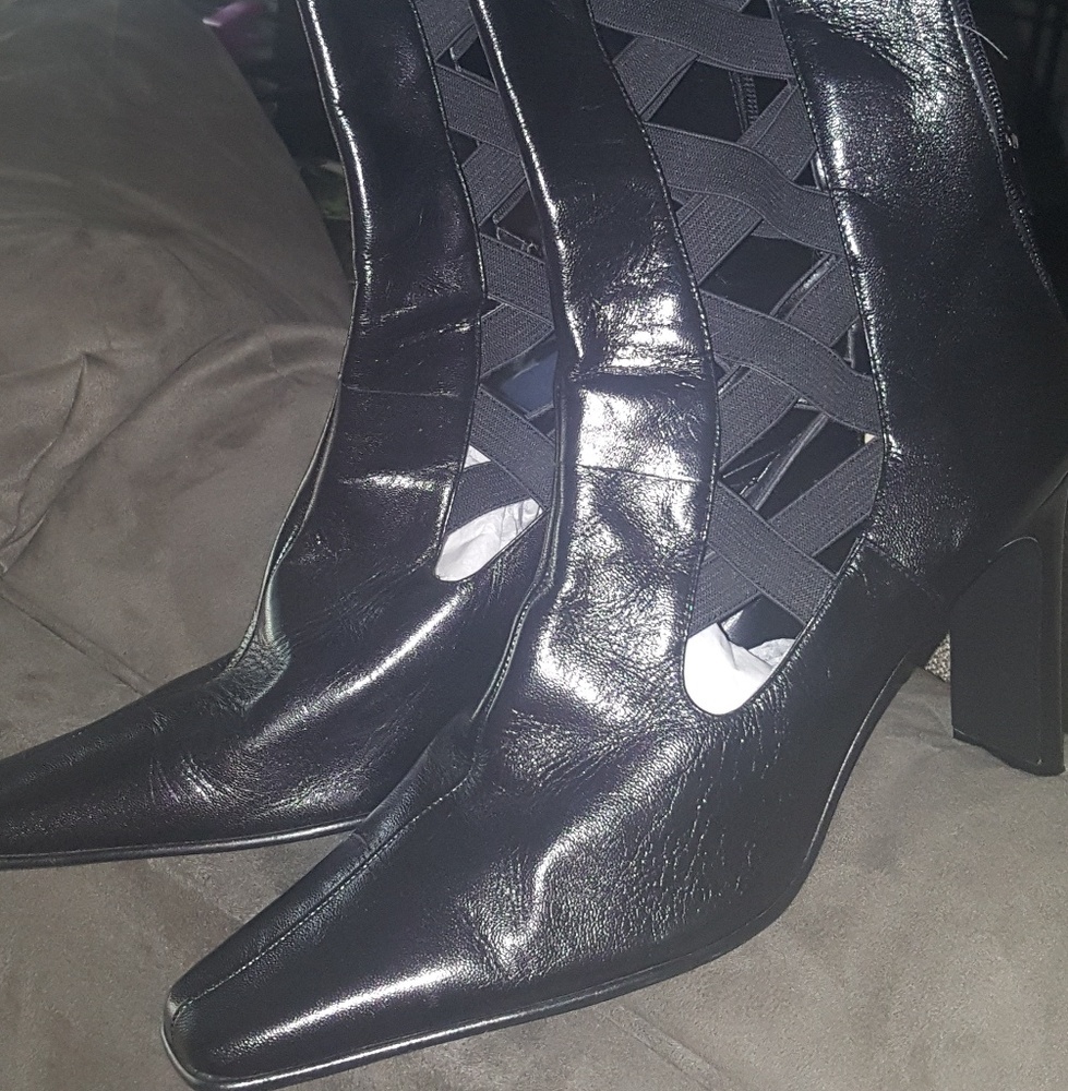 Black boots size 11