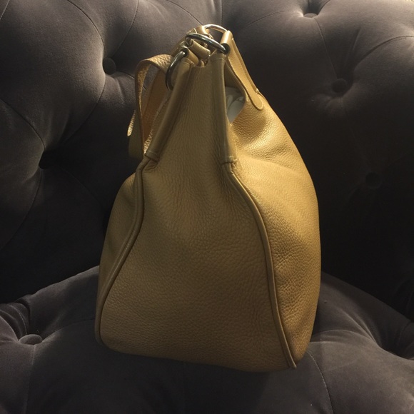 !SOLD! Prada Vitello Daino Shoulder Bag - Picture 3 of 7