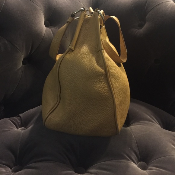 !SOLD! Prada Vitello Daino Shoulder Bag - Picture 4 of 7