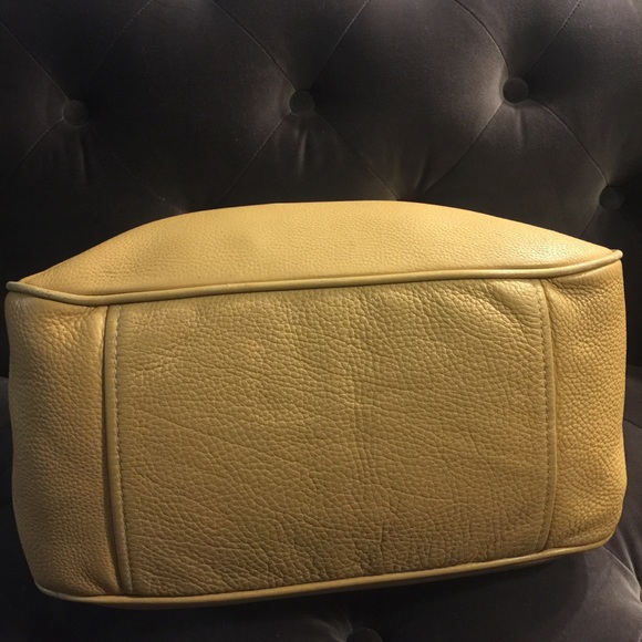 !SOLD! Prada Vitello Daino Shoulder Bag - Picture 5 of 7