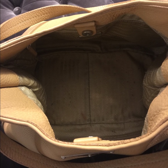 !SOLD! Prada Vitello Daino Shoulder Bag - Picture 6 of 7