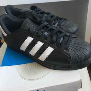 Black/White Superstar Adidas