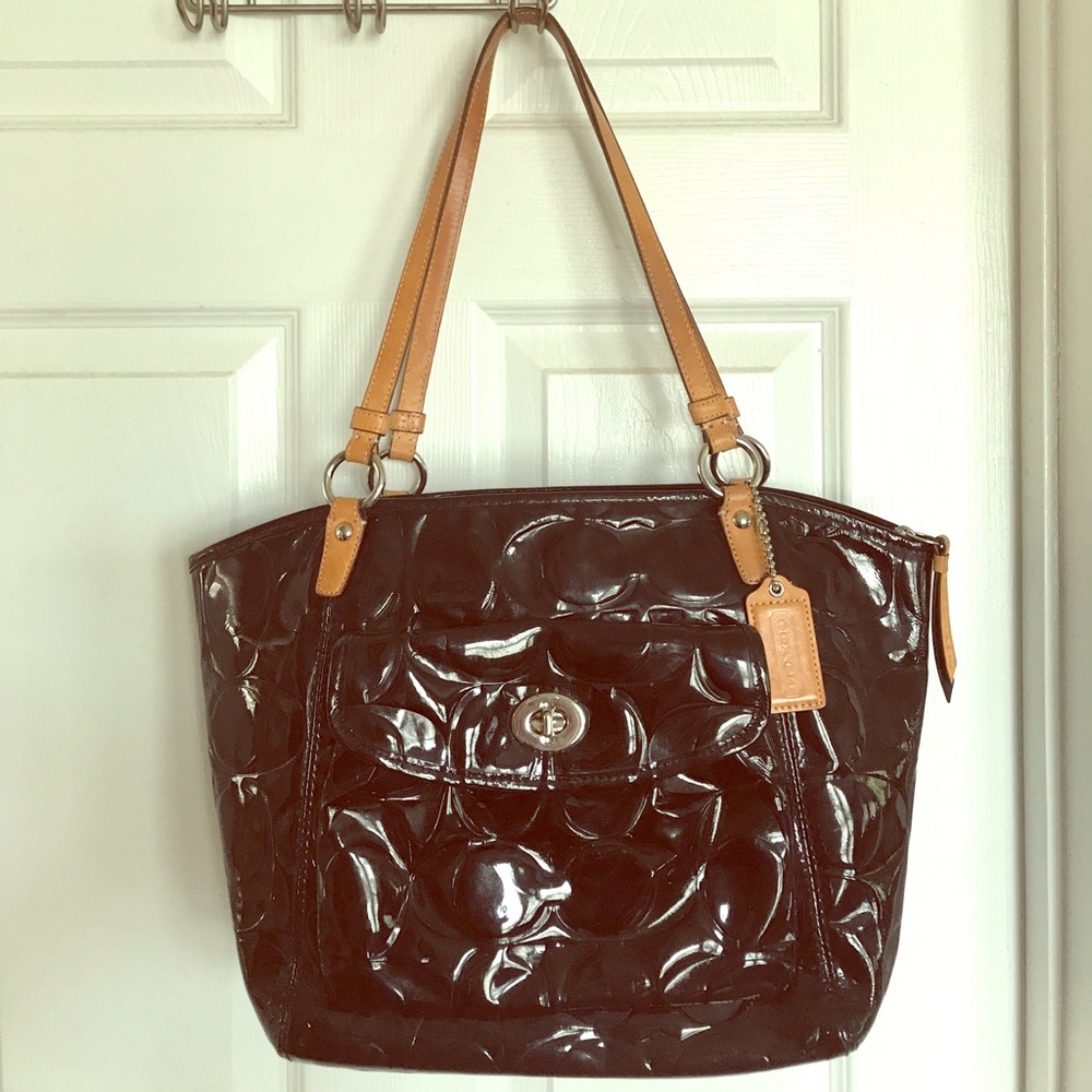 COACH TOTE- Black patent w/natural handles