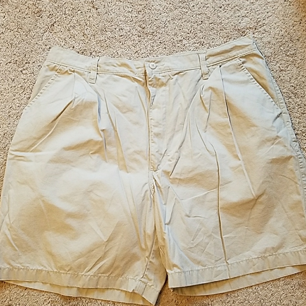 Men's size 40 Wrangler shorts