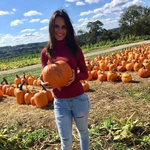 Meet your Posher, Danielle