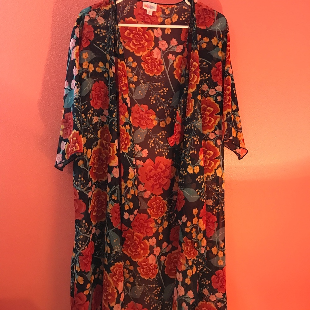 Lularoe Shirley size medium