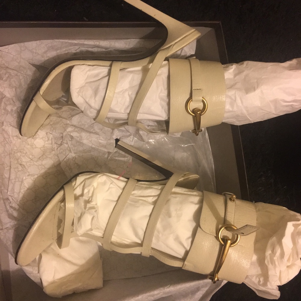 Gucci Ursula cream / ivory heels