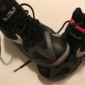 Girls Lebron James Nike shoes