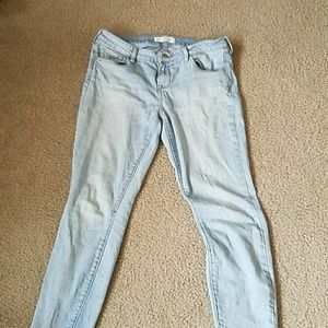 PRICE DROP low rise skinny jeans light wash