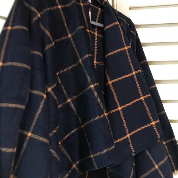Size Small left!’ Plaid Woven Draped Open Jacket. - Picture 5 of 8