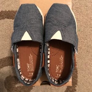 Toms toddler size 8
