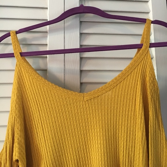 Yellow Long Sleeved - Picture 4 of 6