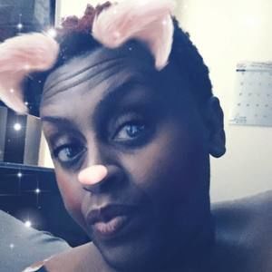 Meet your Posher, Lorie