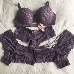 NWT Victoria's Secret Strappy Set 34C/S