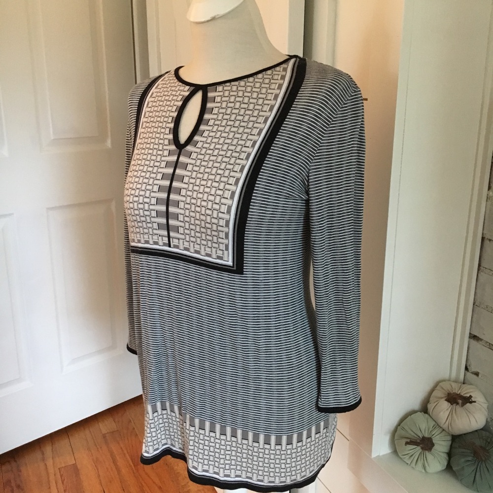 Max Studio L/S black and gray Tunic size small