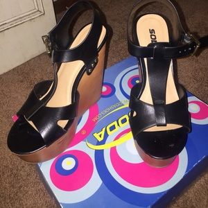 Black wedges sandals