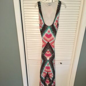 Bebe open back and side maxi