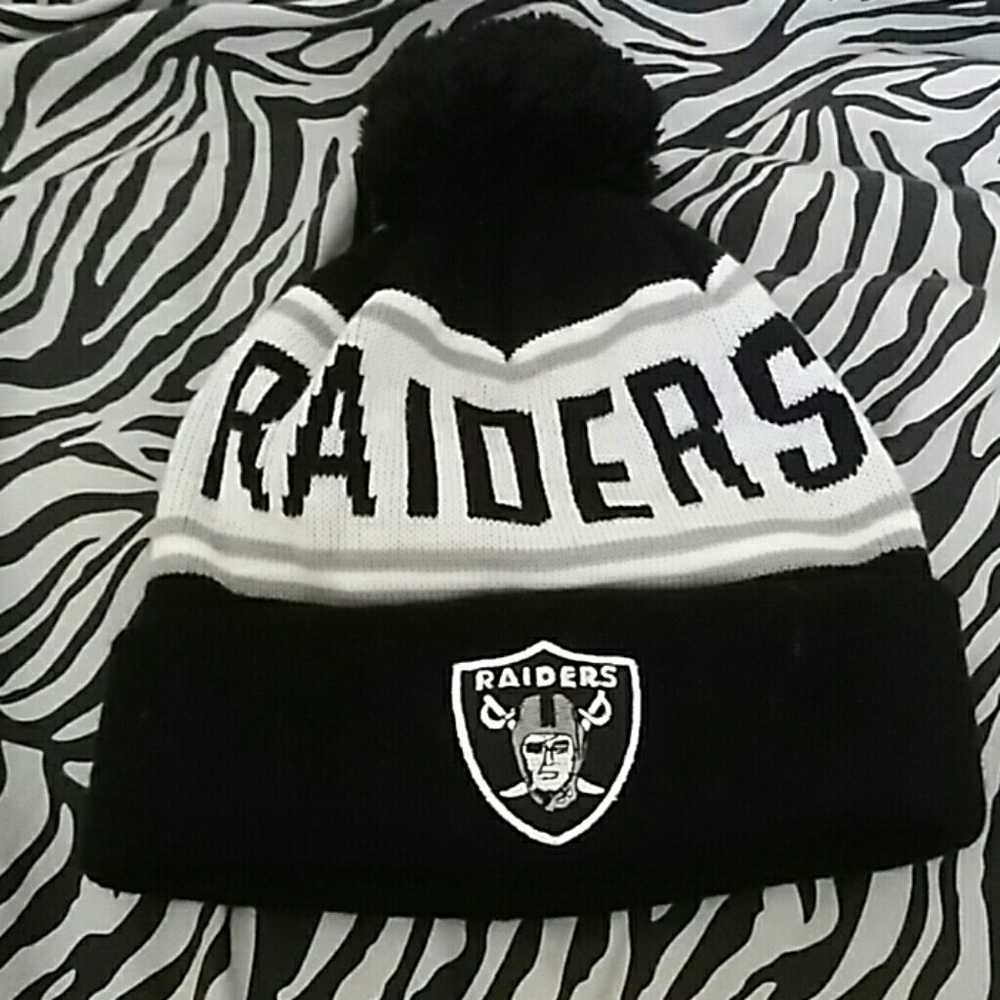 Raiders pom pom beanie