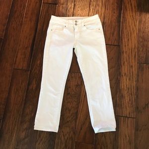 White denim capris size 6