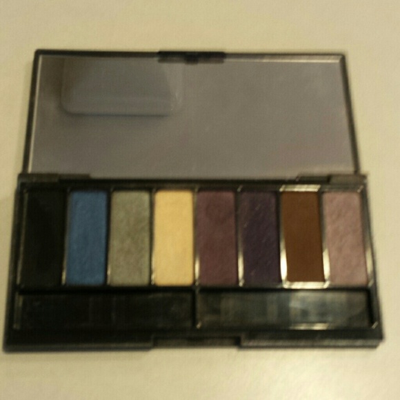 Kat Von D Other - Kat Von D True Romance Eyeshadow Palette. ..Beetho