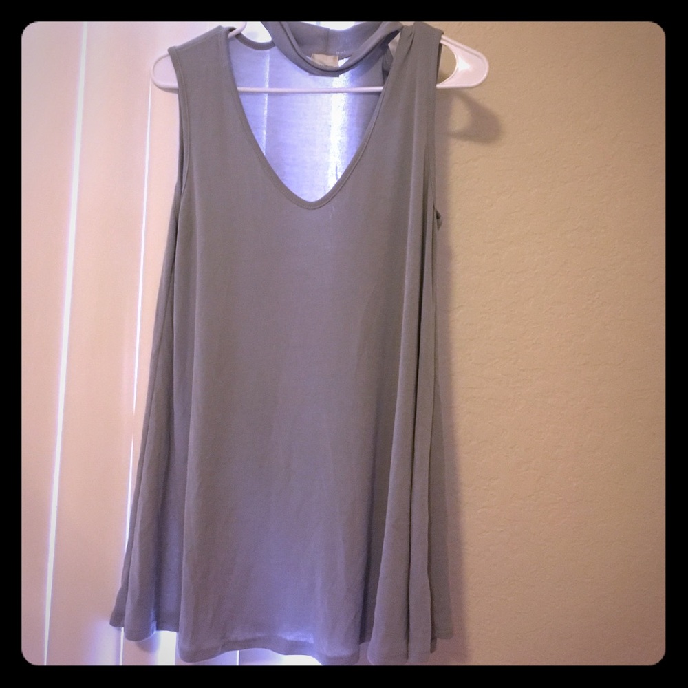 Gray tank top shirt with choker neck