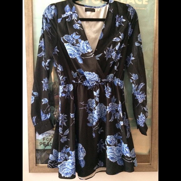 H&M Dresses & Skirts - Floral Dress Long Sleeve Mini MittoShop