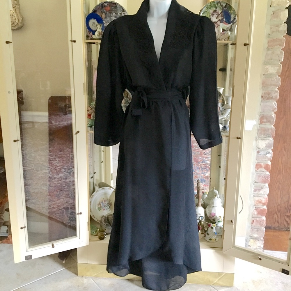 VINTAGE VICTORIA'S SECRET BLACK LONG SHEER ROBE - Picture 1 of 4