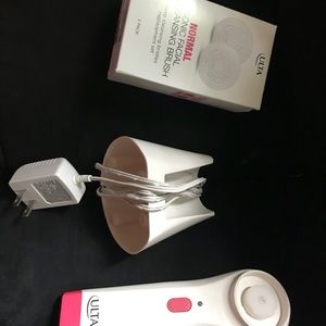Ulta brand facial brush and brush heads