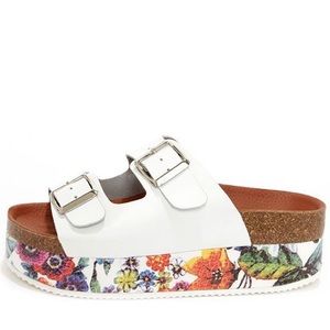SIXTYSEVEN WHITE FLORAL FLATFORM SANDALS