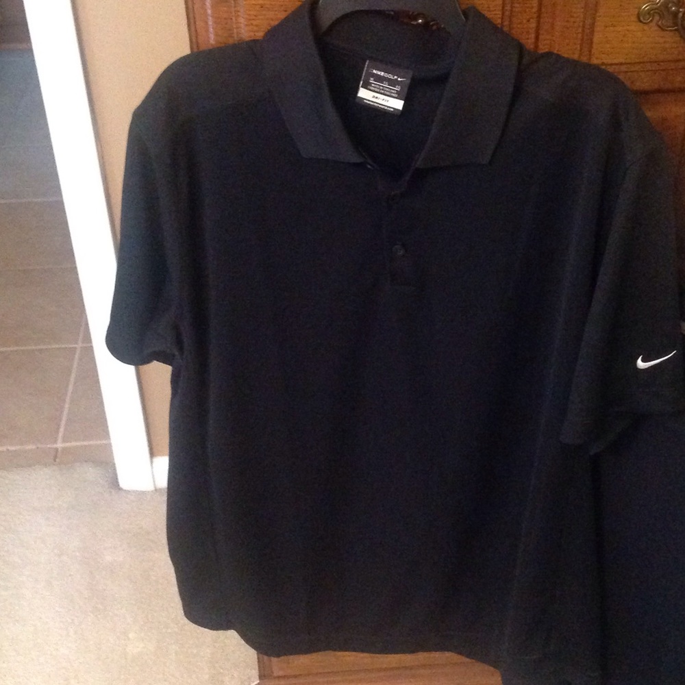 Short Sleeve Nike Black Shirt XL