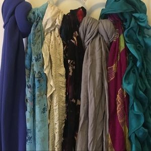 🌺 Bundle of 7 scarves