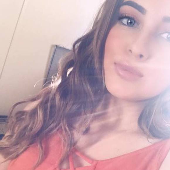 Meet your Posher, Arely - Picture 1 of 1