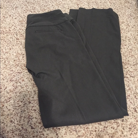 Women's Express olive green pant - Picture 1 of 3