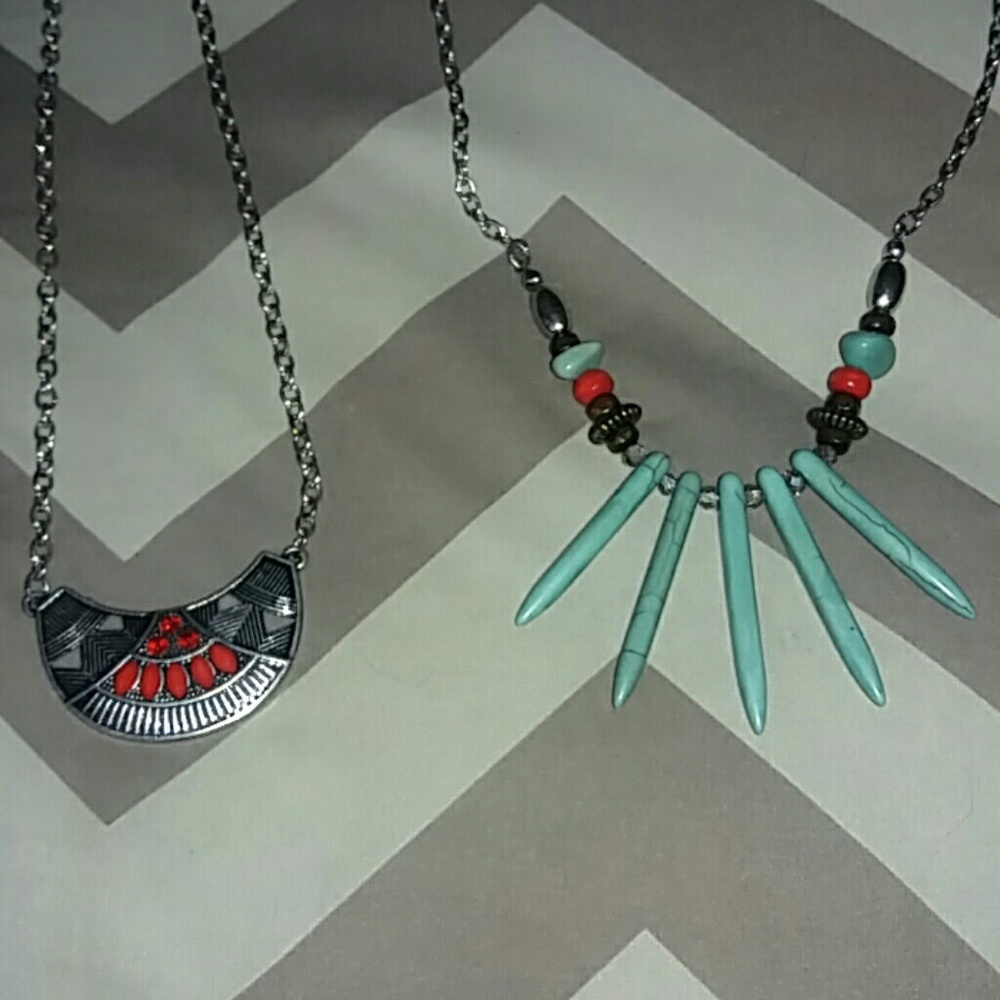 Necklace set.