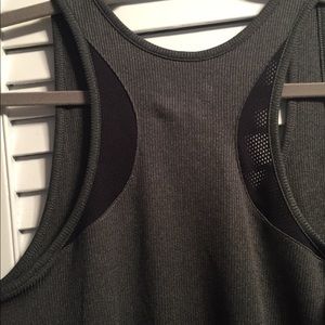 Brand new under armour heat gear tank top w mesh