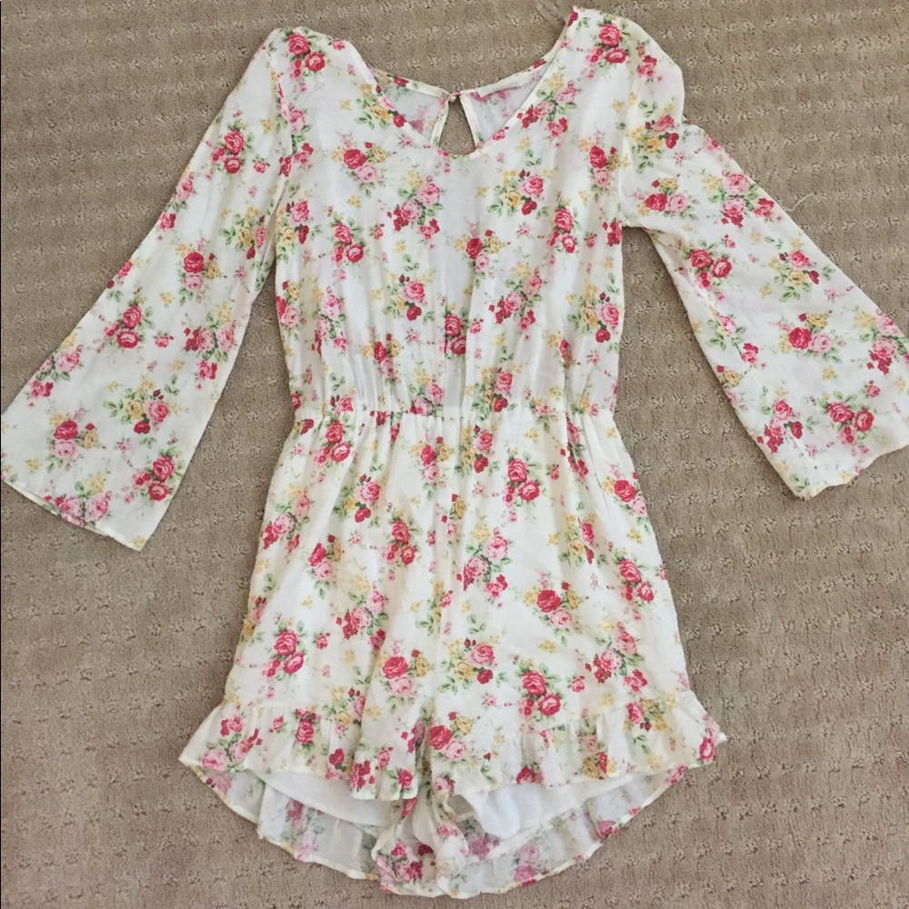 Flower printed romper. Excellent condition