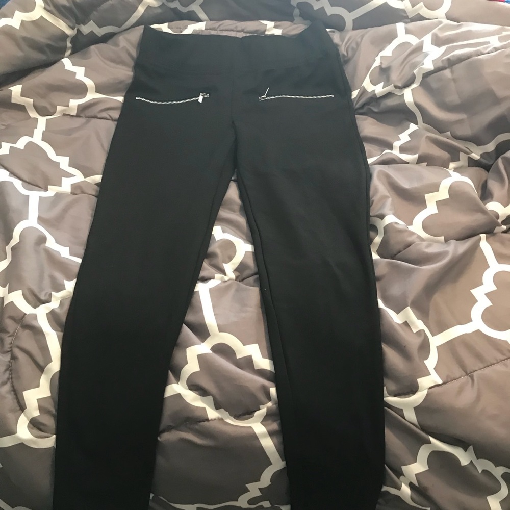 Black leggings