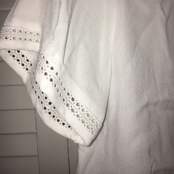 White lace top - Picture 7 of 8